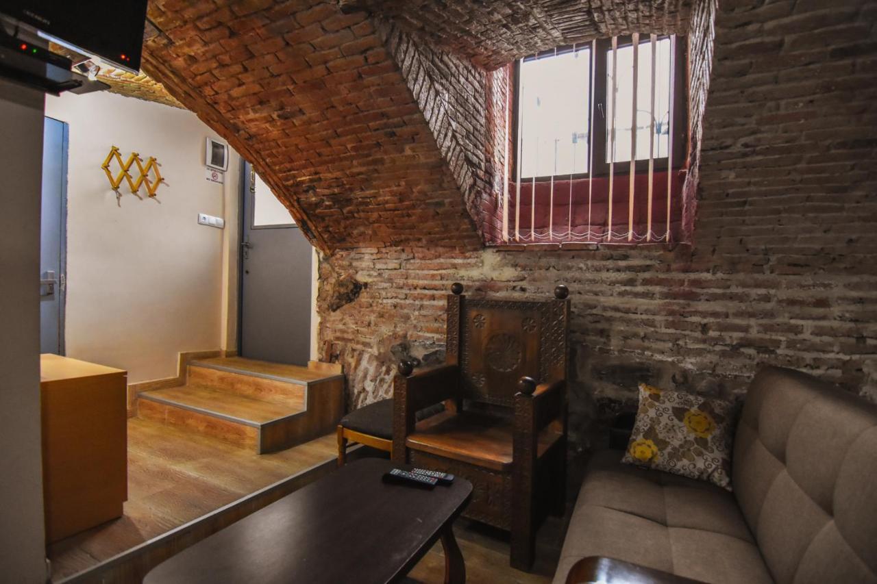 Guest House Kakabadzeebi 9 Tbilisi Exterior photo